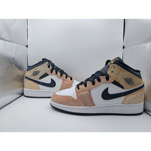 Size 5.5Y | 7W - Jordan 1 Mid SE Flight Club (GS)- DX4365-800 - Picture 1 of 9